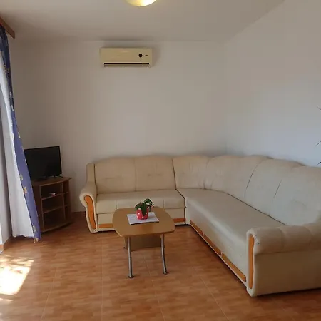- Perna 4545b Appartement